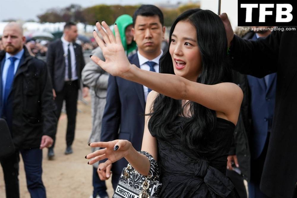 Leggy Kim Ji-soo Attends the Dior Fashion Show in Paris - #15