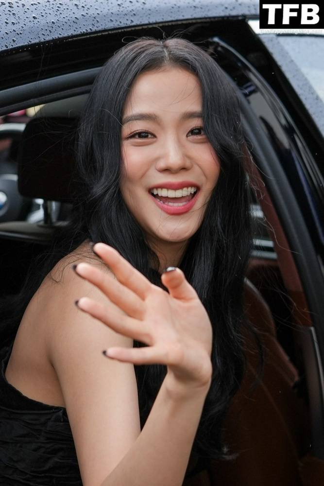 Leggy Kim Ji-soo Attends the Dior Fashion Show in Paris - #25