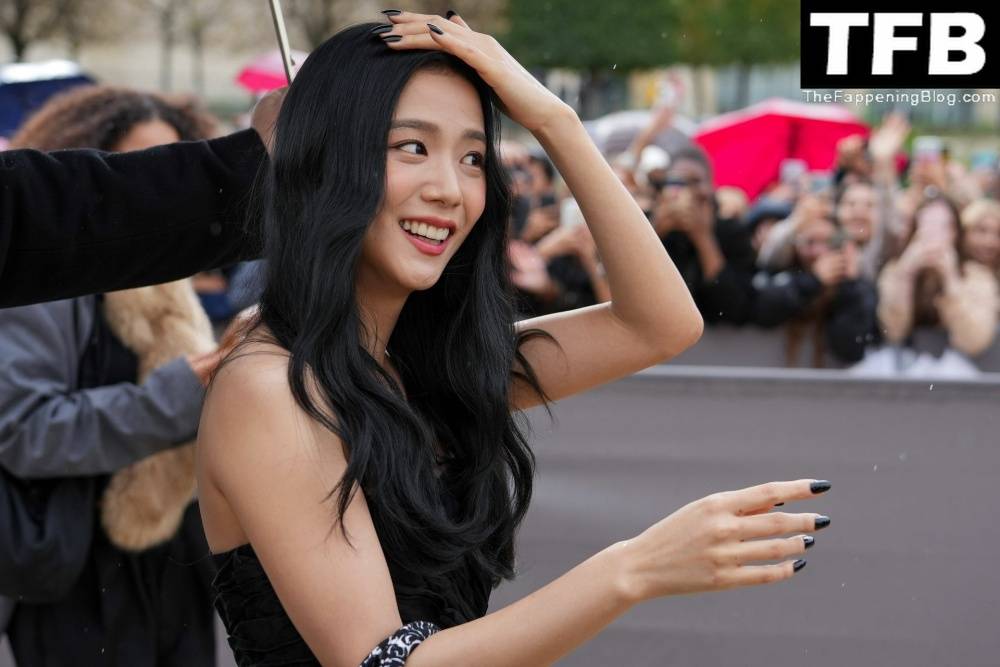 Leggy Kim Ji-soo Attends the Dior Fashion Show in Paris - #23