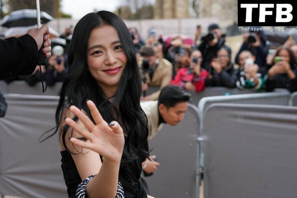 Leggy Kim Ji-soo Attends the Dior Fashion Show in Paris - #11