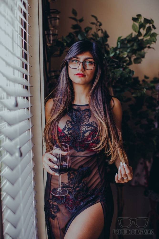 Mia Khalifa Lingerie Nightgown Patreon Set Leaked - #10