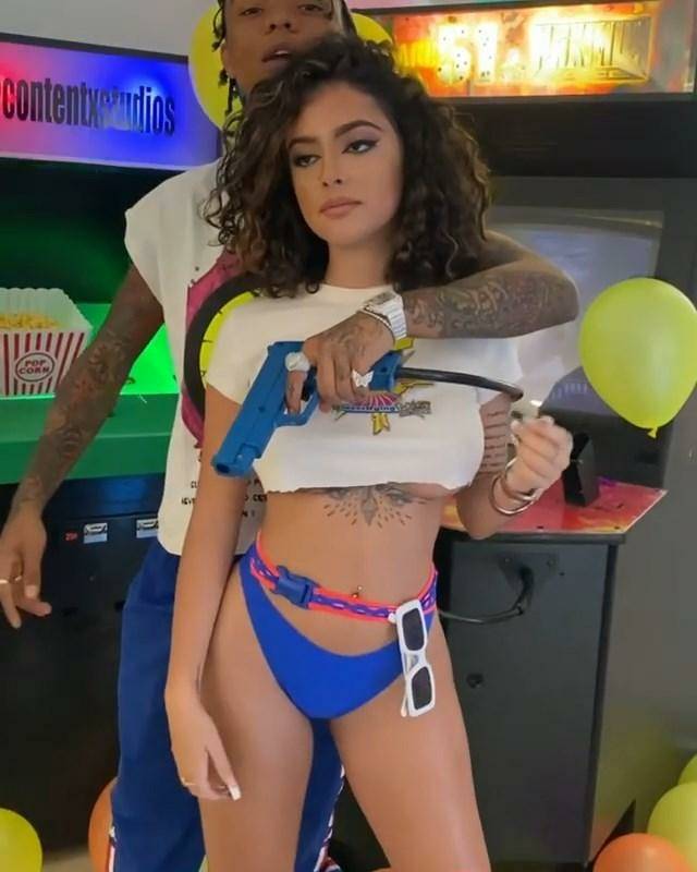 Malu Trevejo Arcade Photoshoot OnlyFans photo Leaked - #5