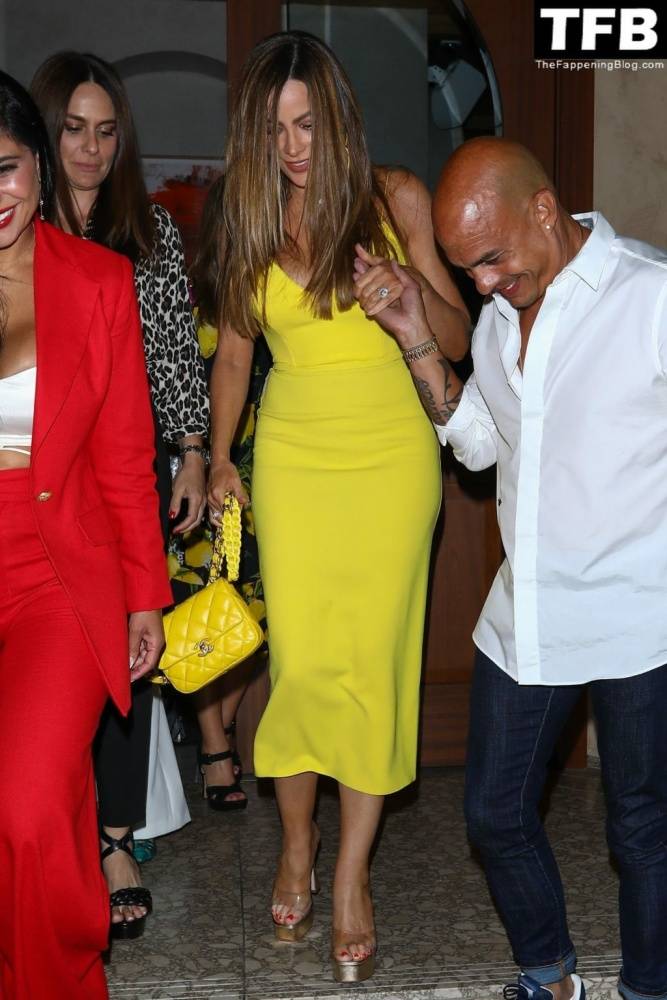 Sofia Vergara Celebrates Her 50th Birthday with Friends and Family in LA - #9