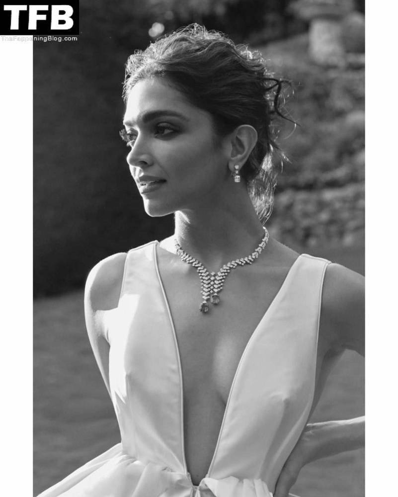 Deepika Padukone Sexy - #10