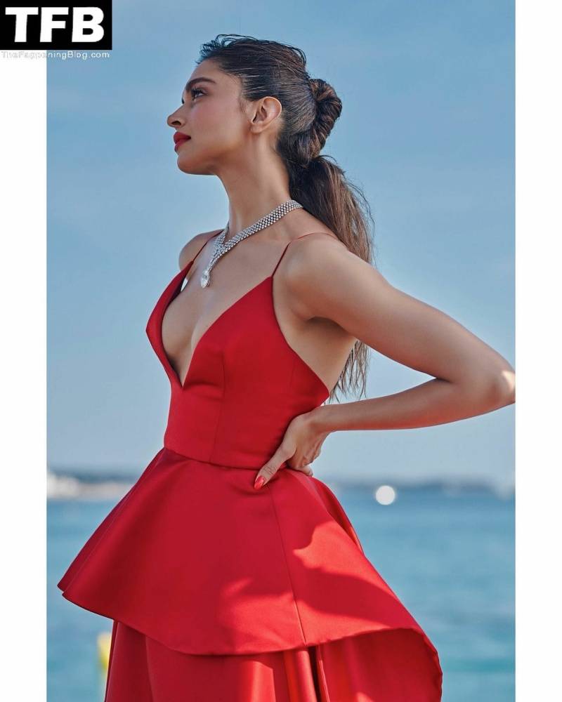 Deepika Padukone Sexy - #4