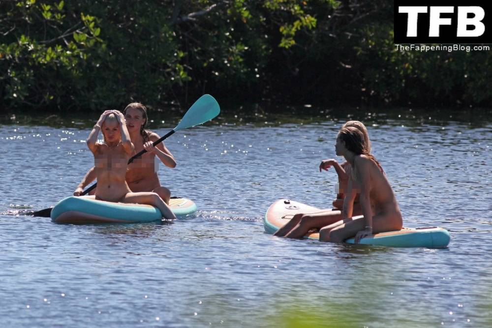 Salah Brooks, Charly Jordan, Emma Brooks, Olivia Ponton Pose Completely Naked in Mexico - #10