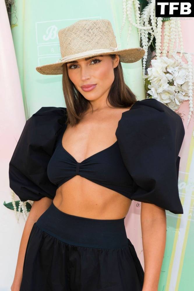 Olivia Culpo Flaunts Her Slender Legs at Bounce Beach - #9