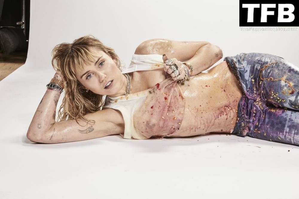 Miley Cyrus Nude & Sexy 13 1CShe Is Coming 1D Outtakes - #10