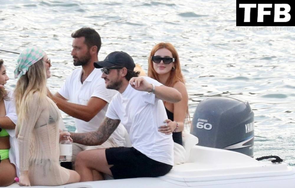 Bella Thorne Has a New Male Friend After Splitting Benjamin Mascolo - #25