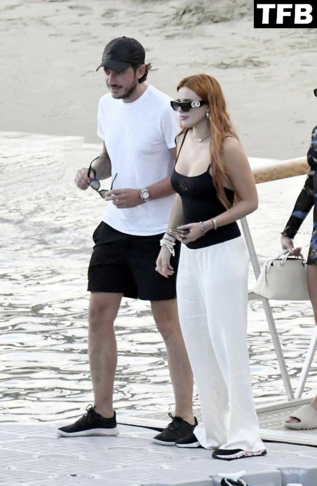 Bella Thorne Has a New Male Friend After Splitting Benjamin Mascolo - #13