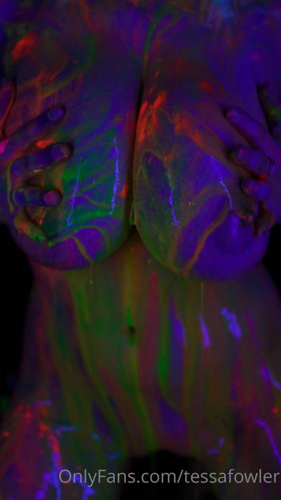 Tessa Fowler Nude Neon Body Paint OnlyFans Video Leaked - #8