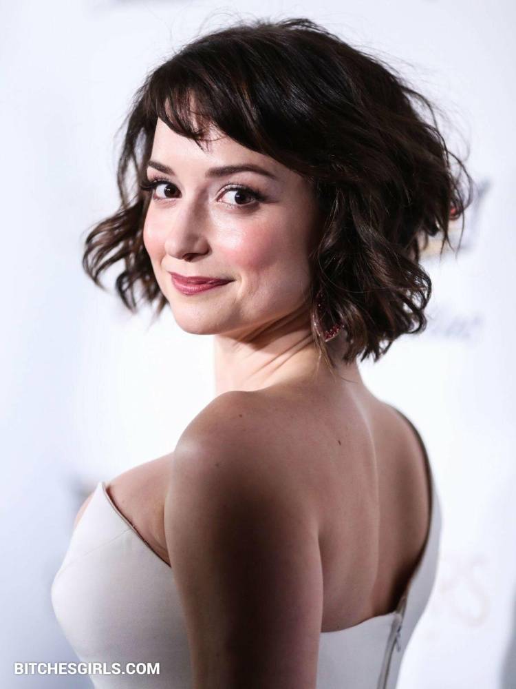 Milana Vayntrub Nude Thicc - Milana Nude Videos Celebrities - #15