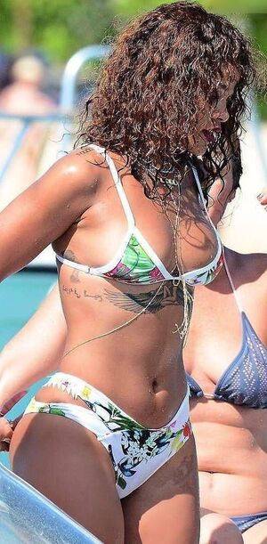 Rihanna / badgalriri Nude Leaks - #28