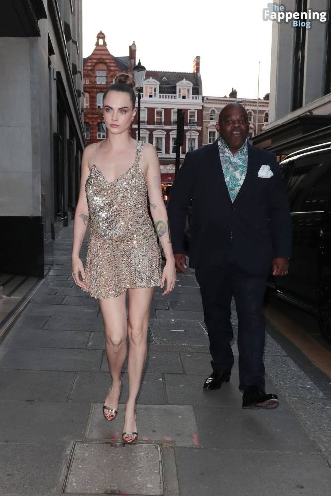 Cara Delevingne Flaunts Her Sexy Legs in London (23 Photos) - #5