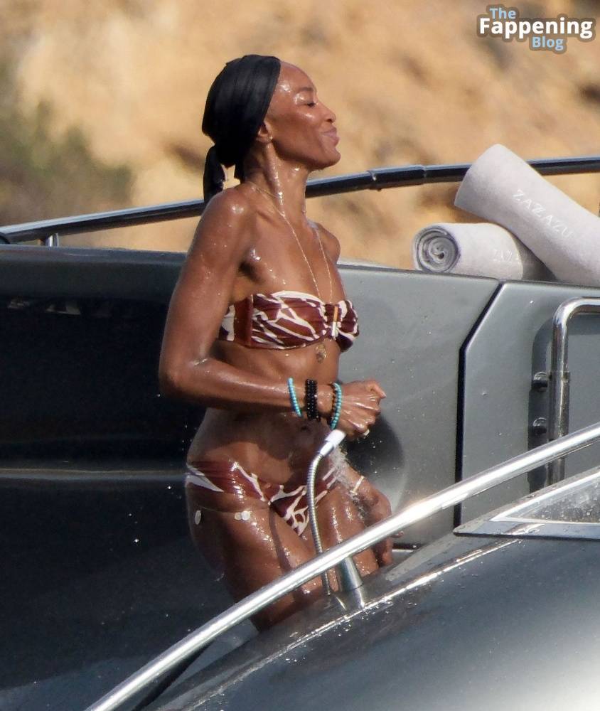 Naomi Campbell, Michelle Rodriguez, Eisa Gonzalez and Afef Jnifen are Seen Out on Holiday in Ibiza (155 Photos) - #20