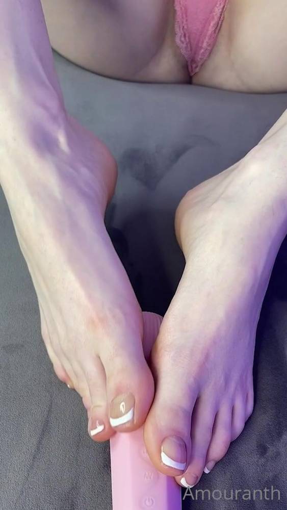 Amouranth Bare Feet Vibrator Footjob Onlyfans Video Leaked - #1