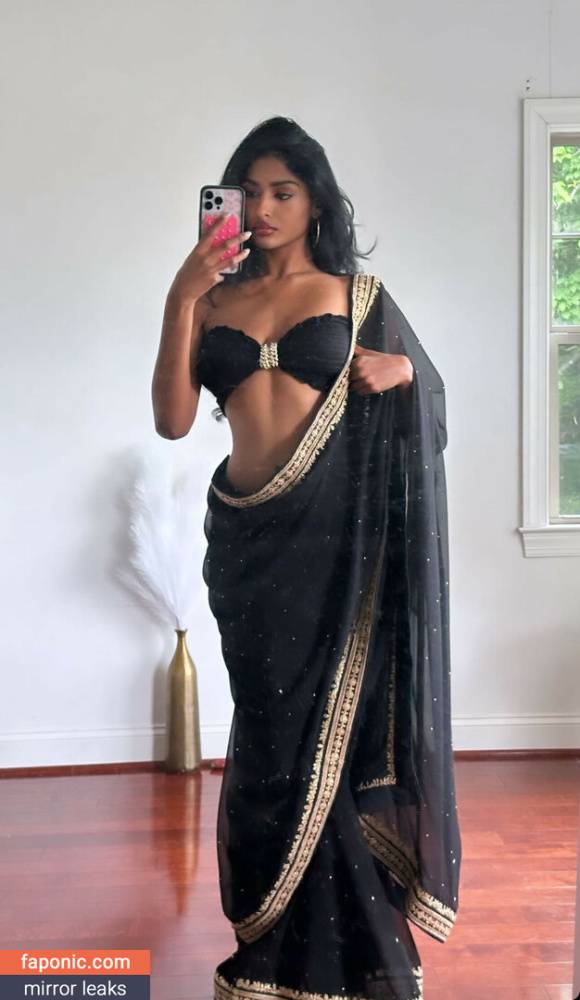 Kaaviya Sambasivam aka kaavikiwi Nude Leaks - #2