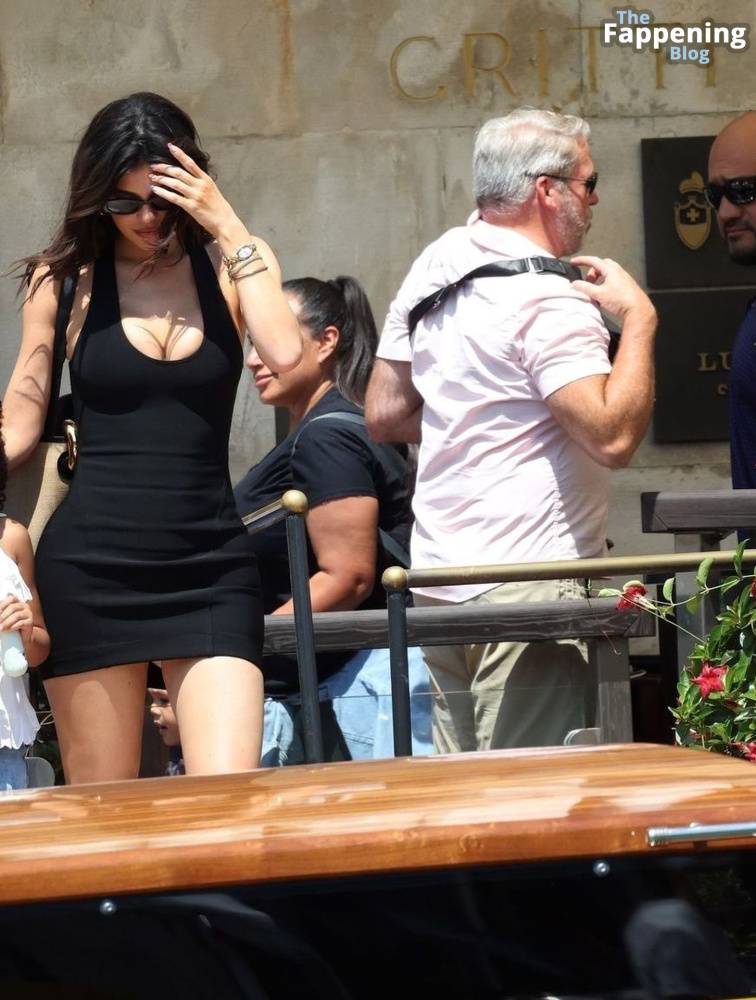 Kylie Jenner Displays Her Cleavage in Venice (69 Photos) - #26