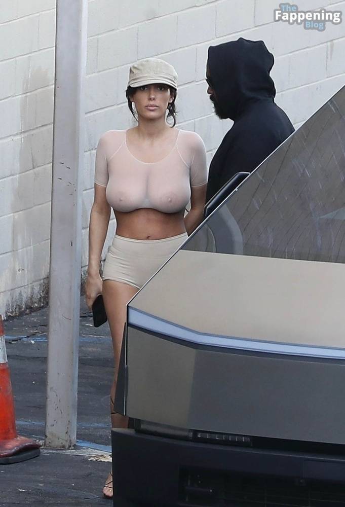 Bianca Censori Shows Off Her Nude Boobs in LA (78 Photos) - #15