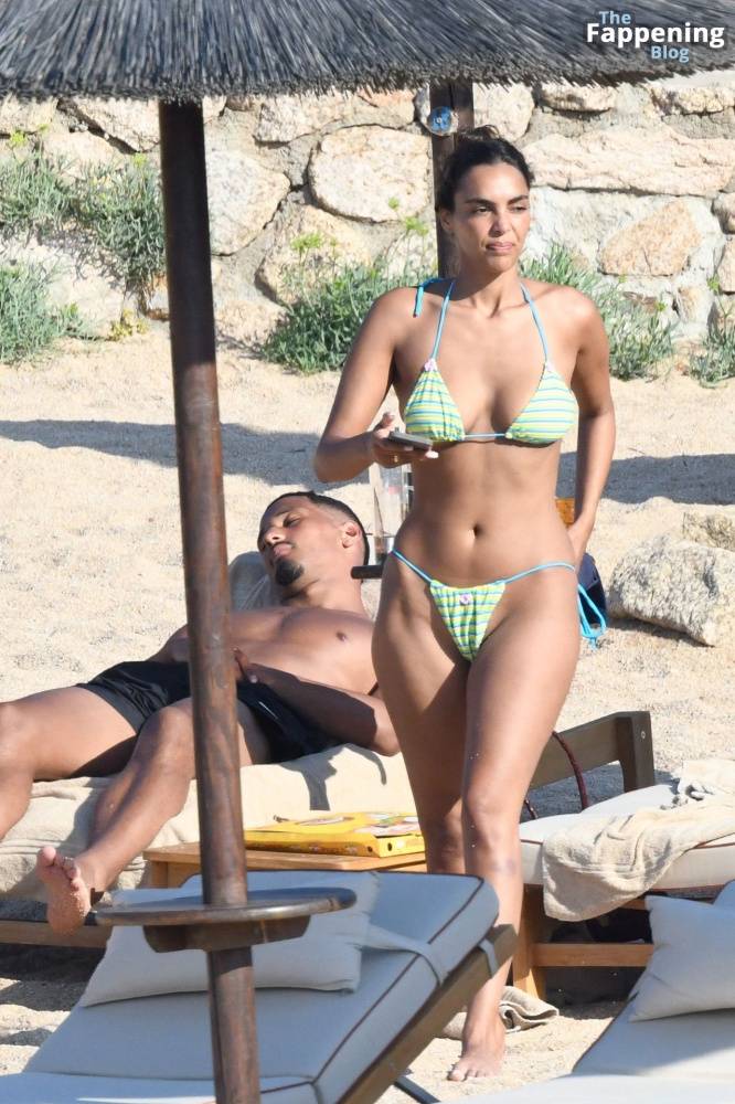 Sandra Shehab & William Saliba Take a Break in Sardinia (66 Photos) - #26