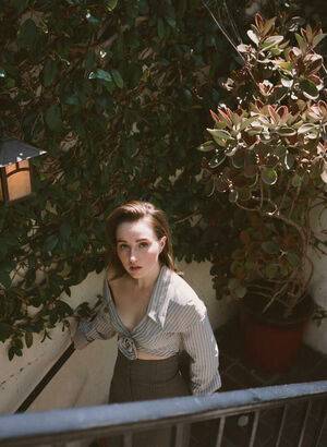 Kaitlyn Dever / KaitlynDever Nude Leaks - Fapello - #8