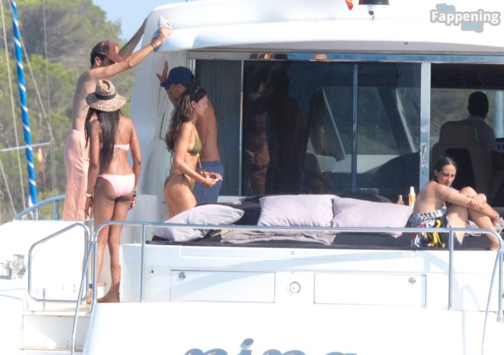 Eiza González Shows Off Her Sexy Bikini Body on a Luxurious Yacht in Ibiza (24 Photos) - #14