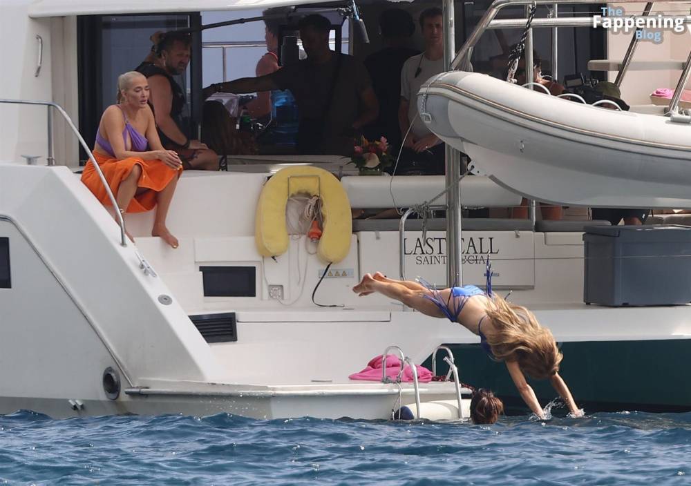 Kyle Richards, Erika Jayne & Dorit Kemsley Enjoy Their Ocean Swim in St Lucia (92 Photos) - #16