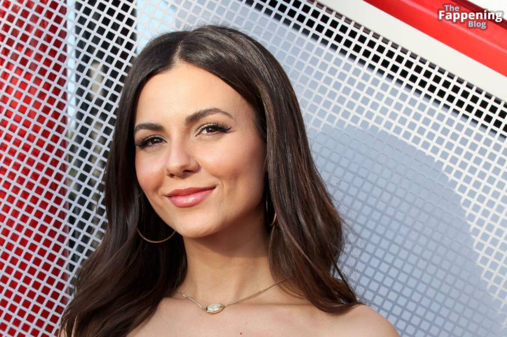 Victoria Justice Looks Pretty in a White Dress at the Intuit Dome Opening Night (29 Photos) - #24