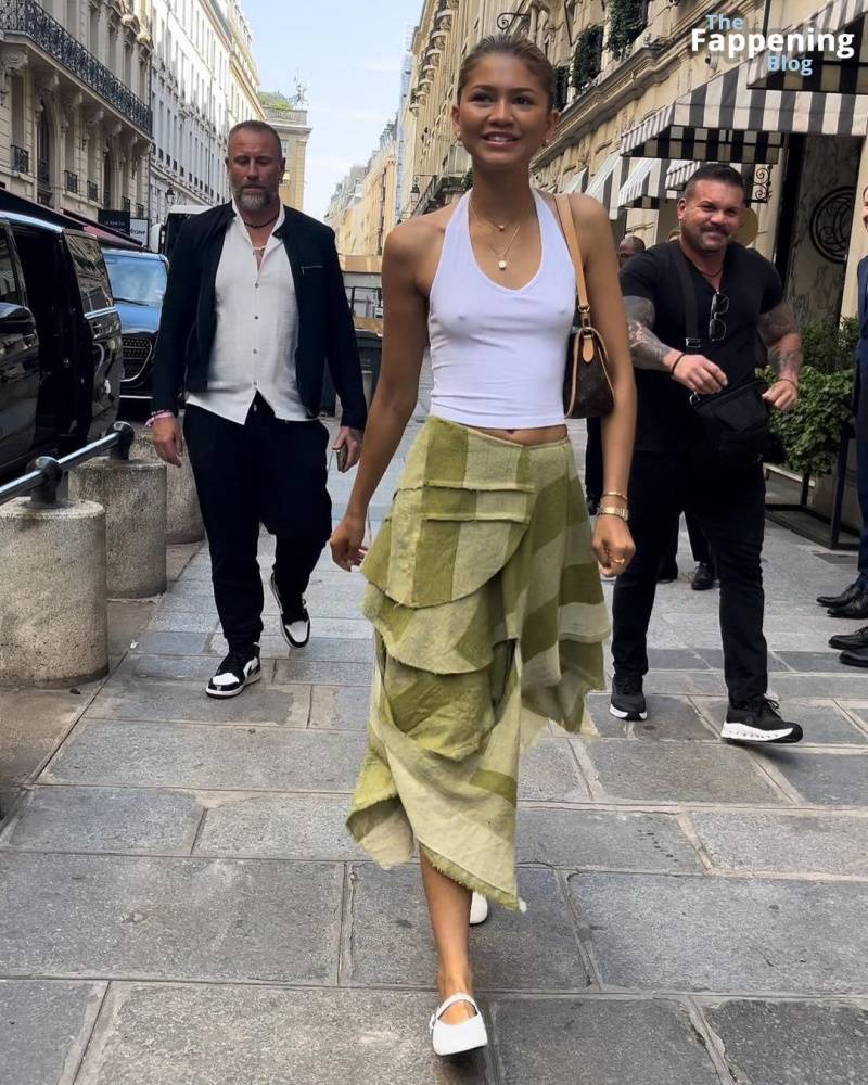 Zendaya Goes Bralessin Paris (30 Photos) - #18