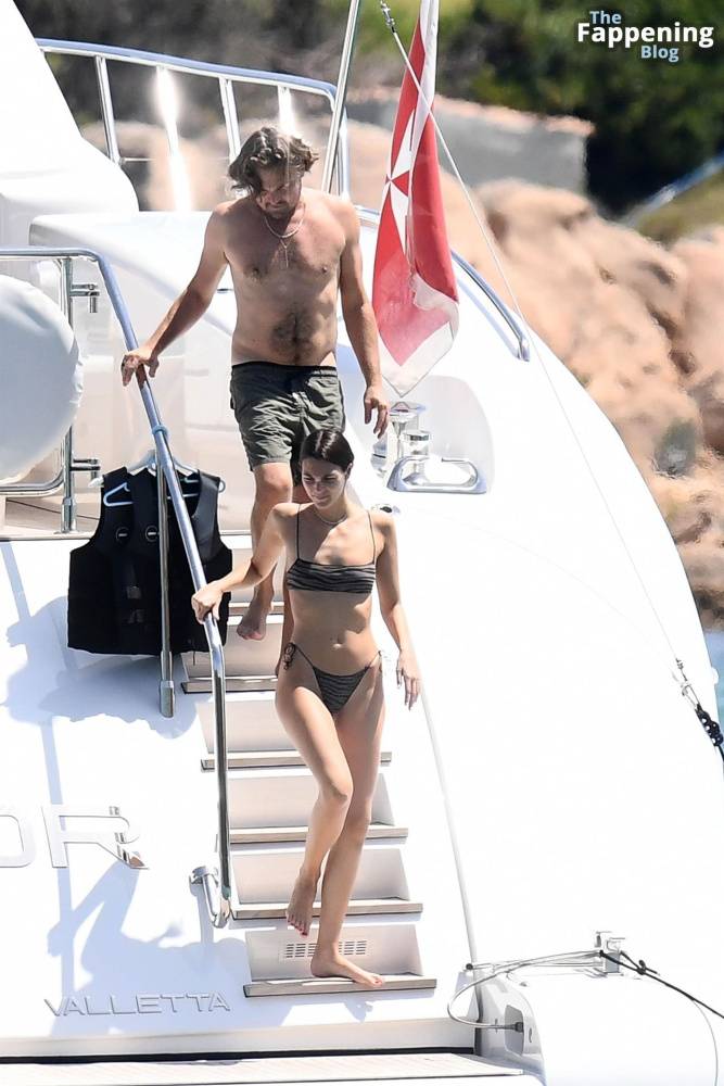 Vittoria Ceretti & Leonardo Di Caprio Soak Up the Sun in Sardinia (133 Photos) - #29