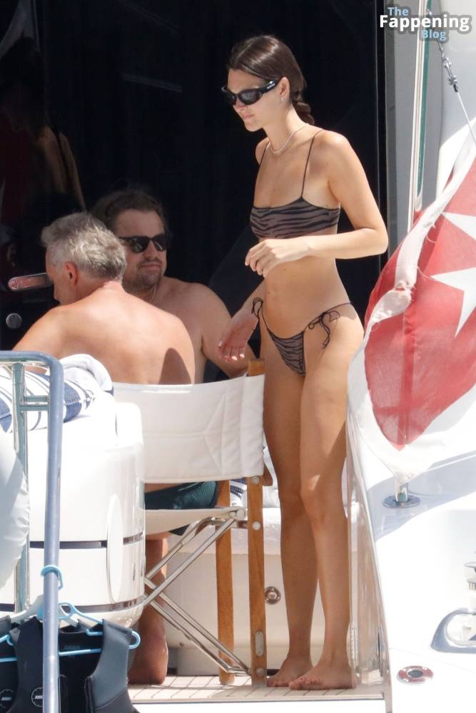 Vittoria Ceretti & Leonardo Di Caprio Soak Up the Sun in Sardinia (133 Photos) - #7