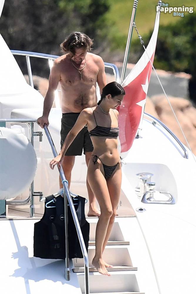 Vittoria Ceretti & Leonardo Di Caprio Soak Up the Sun in Sardinia (133 Photos) - #27