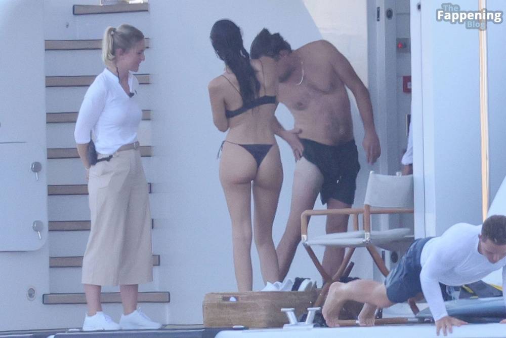 Vittoria Ceretti Displays Her Sexy Butt on a Yacht in Sardinia (49 Photos) - #14