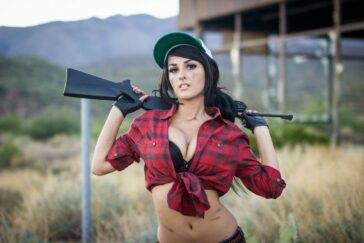 SSSniperWolf Sexy Cosplay Pictures on solefans.net