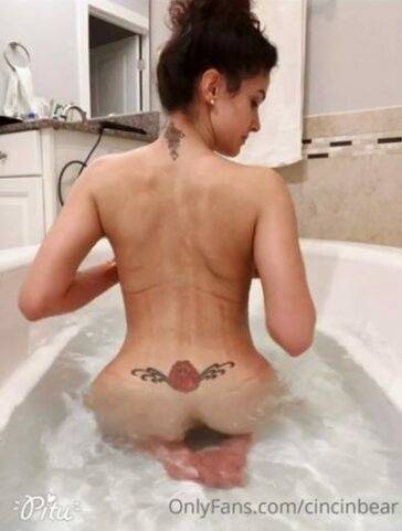 Cincinbear Nude Bath Onlyfans photo Leaked on solefans.net