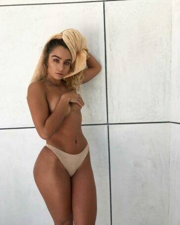 Sommer Ray Sexy Pictures on solefans.net