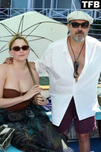 Haley Bennett & Joe Wright Attend the Ischia Global Fest on solefans.net