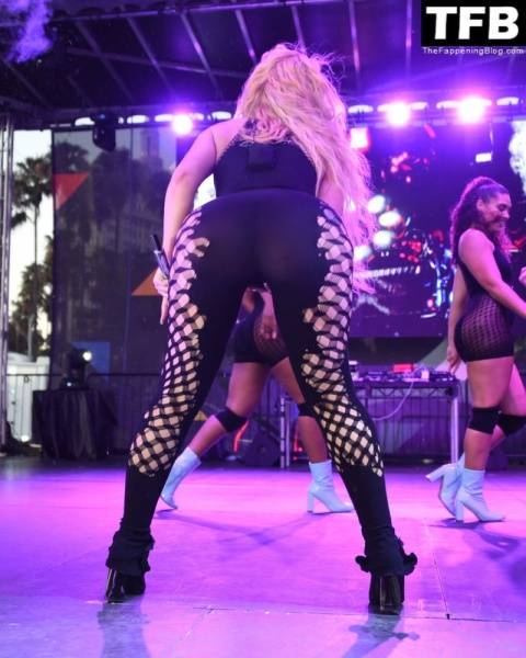 Iggy Azalea Displays Her Stunning Figure at the Long Beach Pride Music Festival in LA on solefans.net