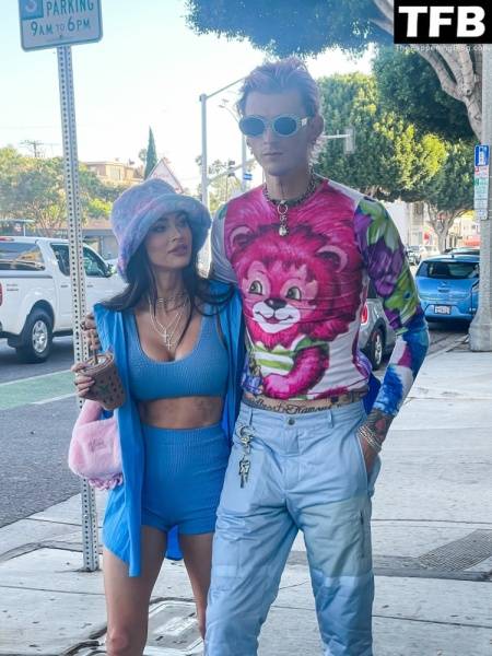 Megan Fox & Machine Gun Kelly Cozy Up Together in Brentwood on solefans.net