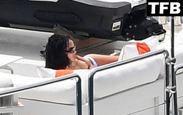 Zoe Kravitz Goes Topless While Enjoying a Summer Holiday on a Luxury Yacht in Positano on solefans.net