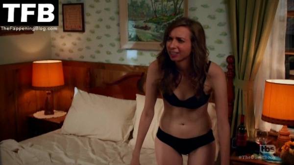 Lauren Lapkus Nude & Sexy Collection on solefans.net