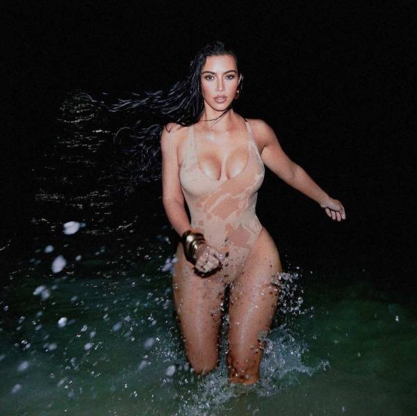 Kim Kardashian (kim_kardashian) Nude OnlyFans Leaks (12 Photos) on solefans.net