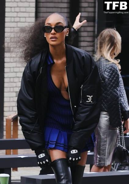 Jourdan Dunn Shows Off Her Sexy Legs and Tits at David Koma Fashion Show on solefans.net