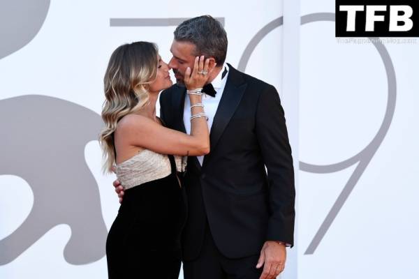 Cristina Marino Showcases Her Sexy Tits at the 79th Venice International Film Festival on solefans.net