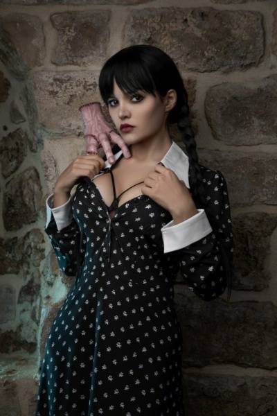 Kalinka Fox Nude Wednesday Addams Cosplay Patreon Set Leaked on solefans.net