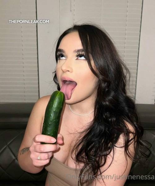 Justinenessa Nude Dildo Justinexjuicy Onlyfans! on solefans.net