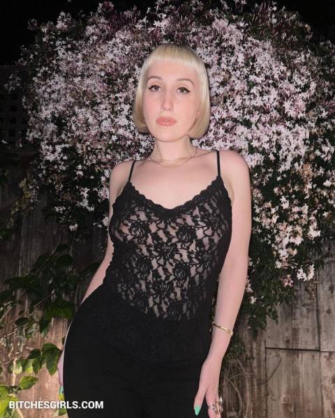 Harleyquinnsmith Nude Celebrities - Harley Quinn Smith Celebrities Leaked Photos on solefans.net