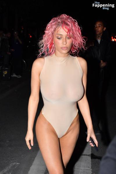 Bianca Censori Flashes Her Nude Boobs in Paris (57 Photos) - city Paris on solefans.net