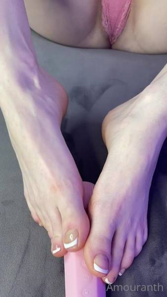 Amouranth Bare Feet Vibrator Footjob Onlyfans Video Leaked on solefans.net