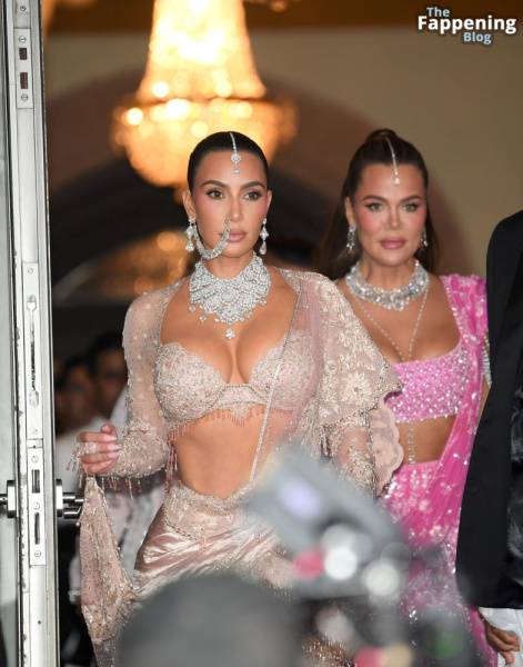 Kim Kardashian & Khloe Kardashian Look Sexy at Anant Ambani’s Wedding (22 Photos) on solefans.net